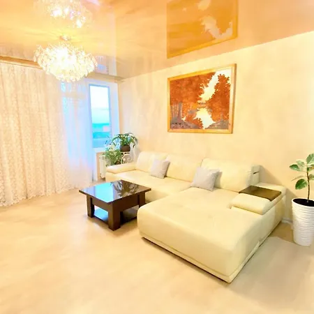 Zoryaniy Apartments: Spacious City Living Near Shevchenko Park Chernivtsi Exterior photo