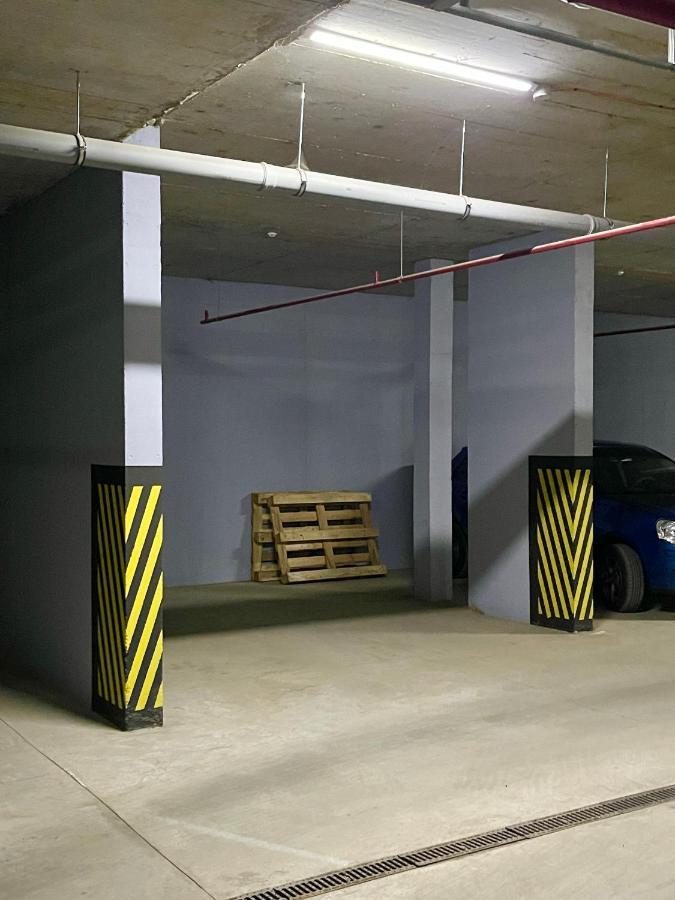 Zoryaniy простора та затишна новобудова у центрі парк шевченка медичний центр Medgarden дуже чисто! Çernivtsi