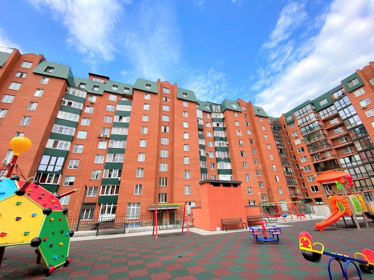 Zoryaniy Apartments: Spacious Living Near Shevchenko Park *