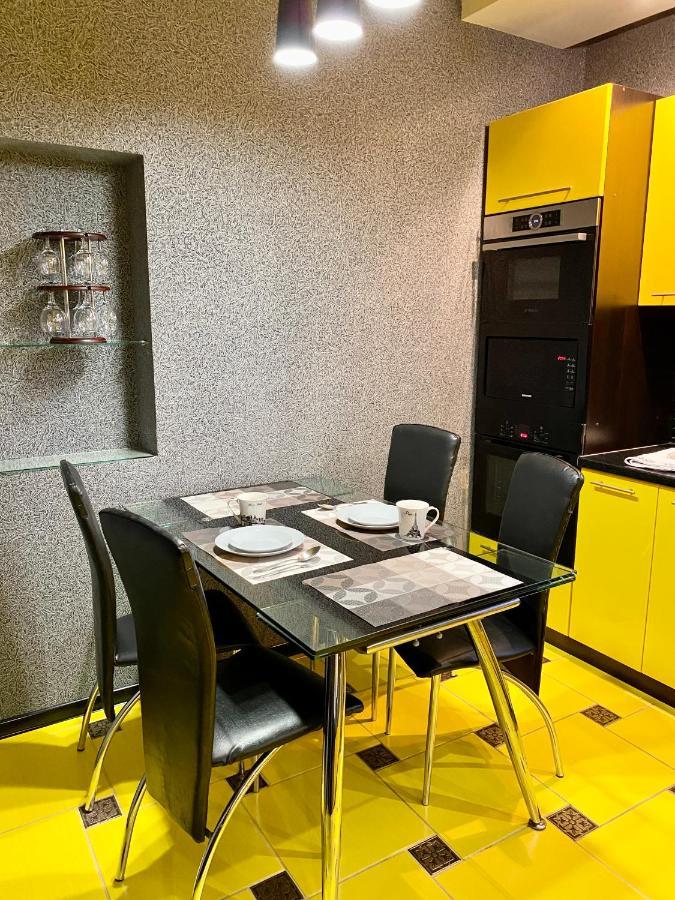 Zoryaniy Apartments: Spacious Living Near Shevchenko Park